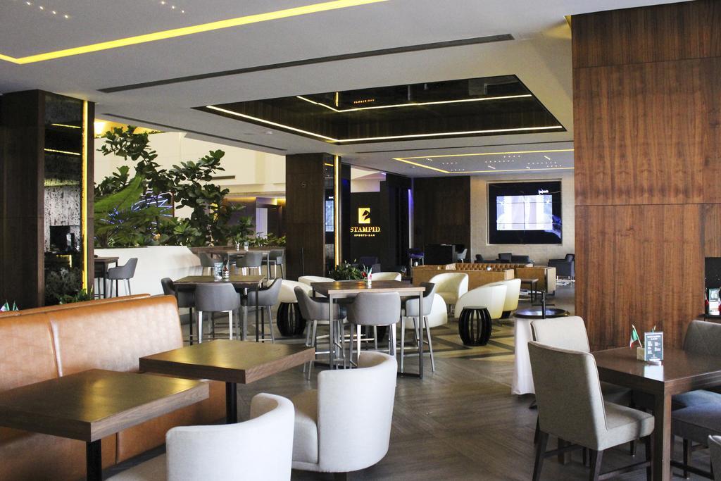 โรงแรมเอชเอส ฮอตสัน เลออง เลออน ภายนอก รูปภาพ