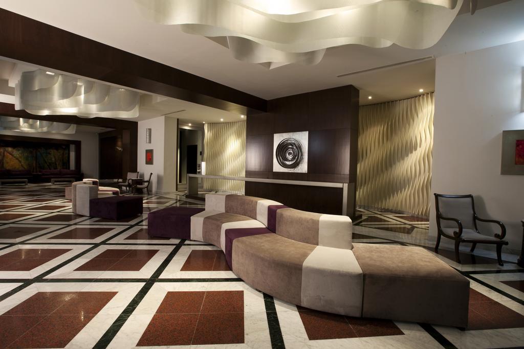 โรงแรมเอชเอส ฮอตสัน เลออง เลออน ภายนอก รูปภาพ